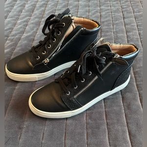 Dolce Vita Fashion Sneakers - Size 9